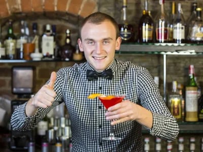Lassen Sie sich von unserem Cocktailkurs Berlin Potsdamer Platz inspirieren – perfekt für alle Cocktailliebhaber