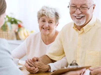 24 Stunden Pflege: Maßgeschneiderte Unterstützung für Ihre Liebsten im eigenen Zuhause