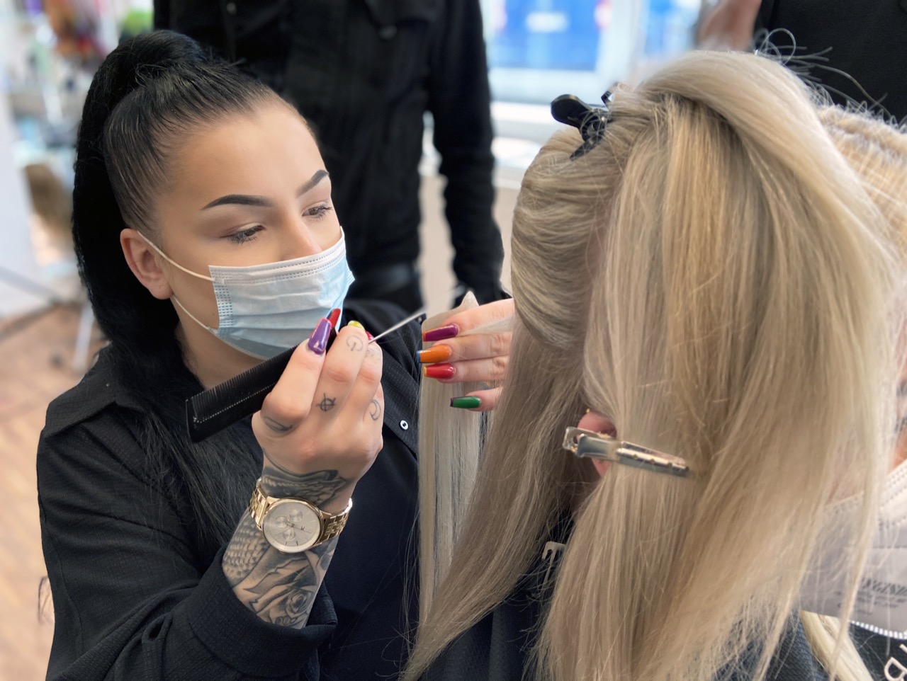 Luxuriöse Haarverlängerungen in Frankfurt: Erleben Sie den Unterschied
