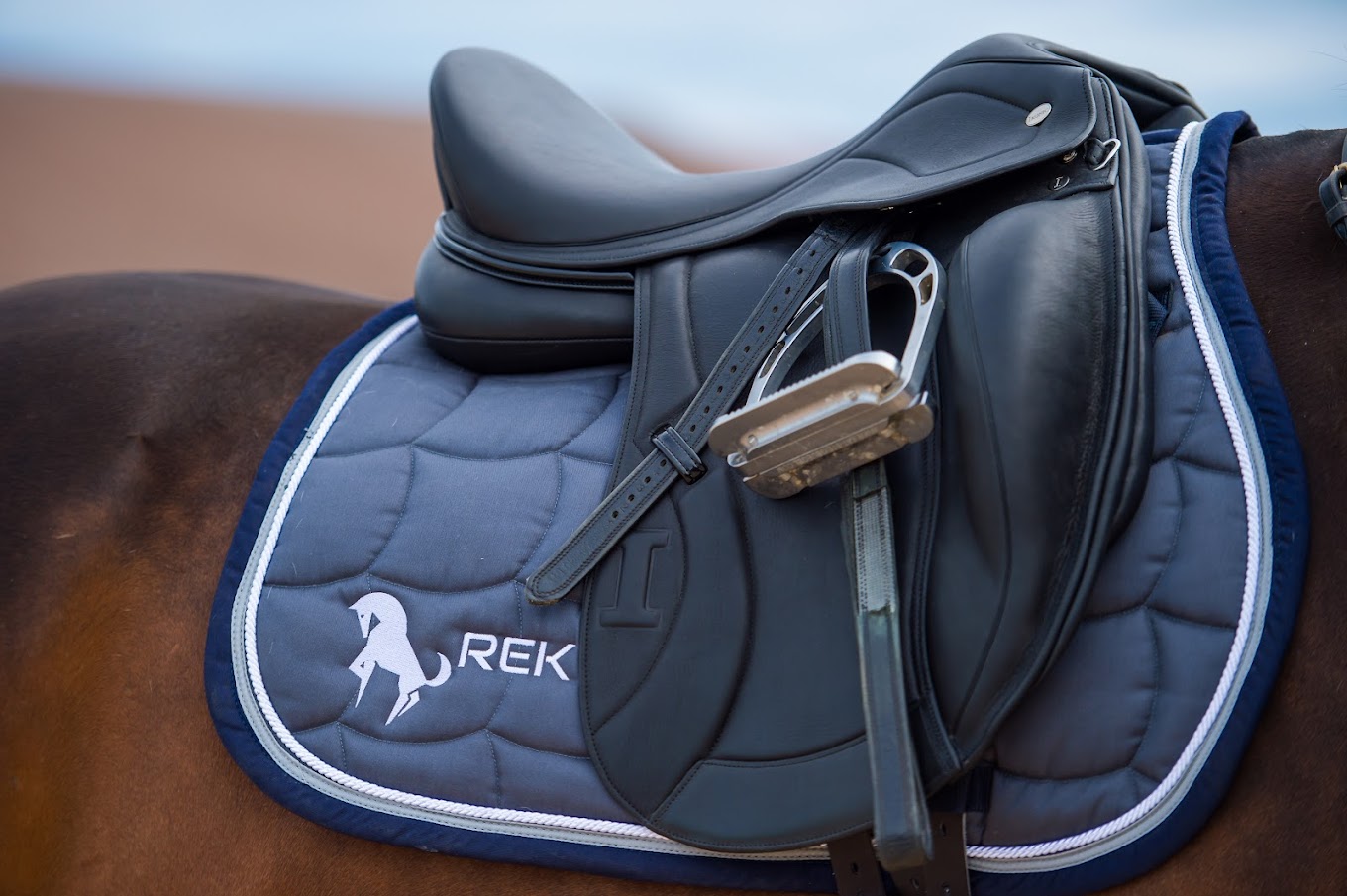 Exklusives Reitsportzubehör für Ihr Pferd bei REK Horse Equipment