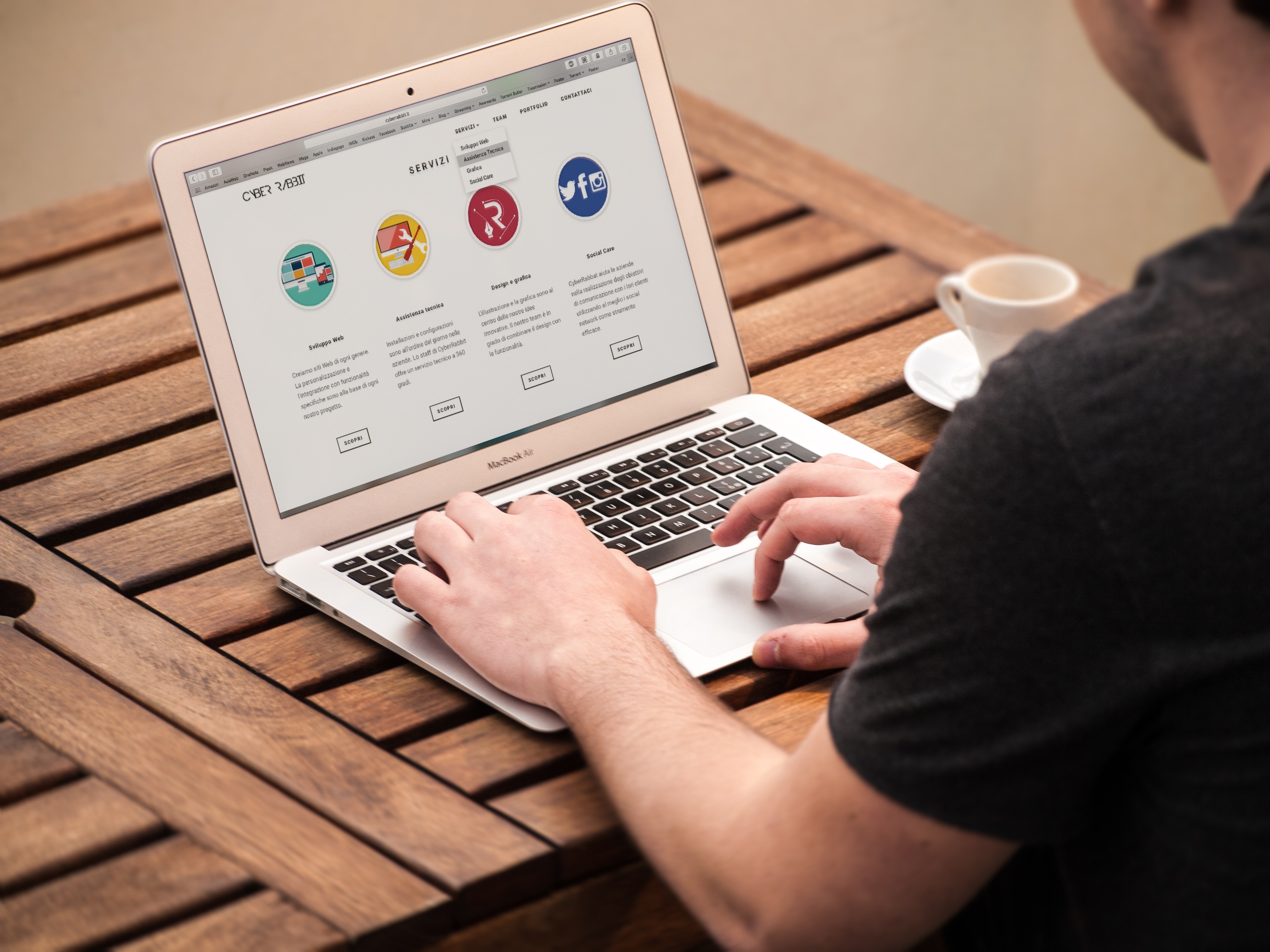 Learn How Can I Start a Blog on UploadBlog – Create, Format, and Submit Your Post