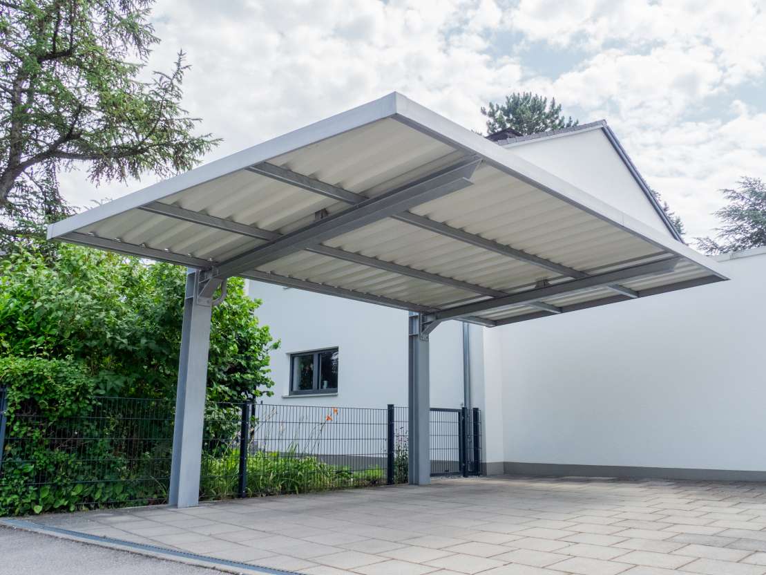 Carport Metall oder Garage: Was ist die bessere Option?