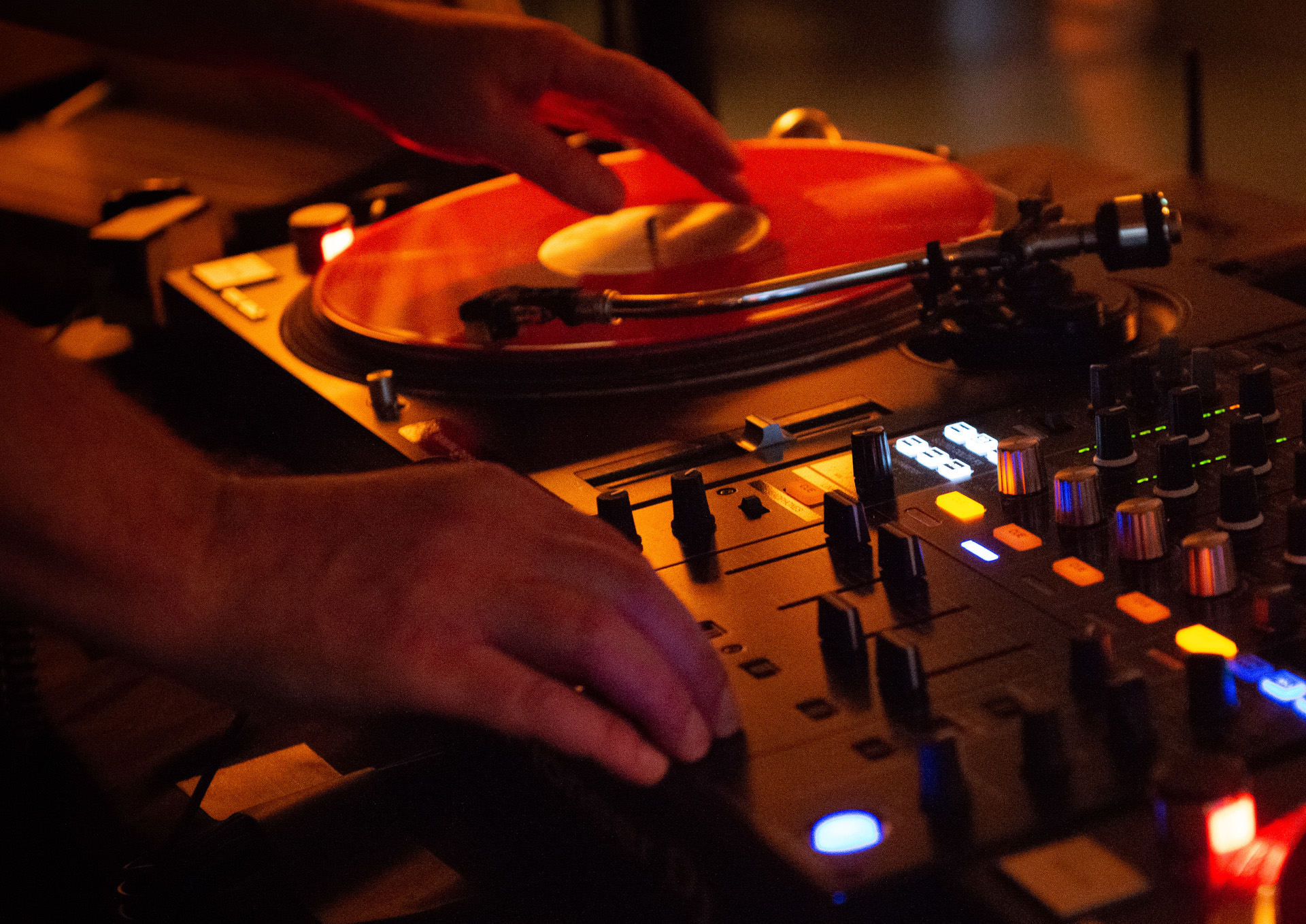 DJ München buchen für unvergessliche Events 2026 – Jetzt anfragen und begeistern