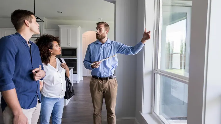 ImmobilienMakler Salzburg im digitalen Zeitalter: Wie moderne Technologien die Arbeit von Maklern verändern