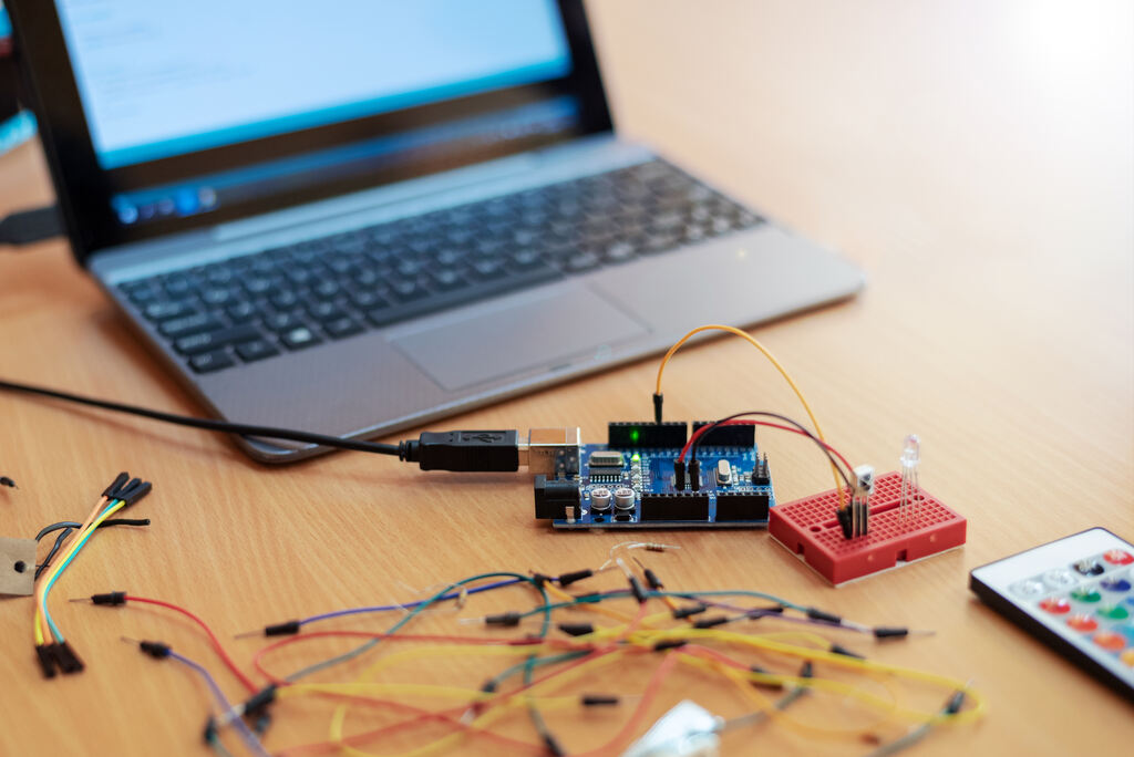 Arduino: Entdecke die Welt der Mikrocontroller mit Spaß und Lernen