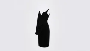 Das perfekte schwarze Minikleid mit langen Ärmeln und raffinierter Gathered-Optik, ideal für besondere Anlässe.